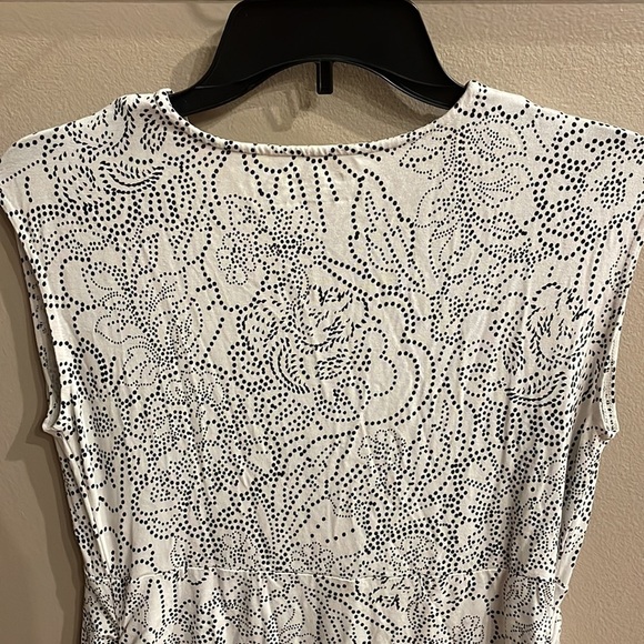 MOTHERHOOD maternity top V neck cap sleeve floral dotted print blk wht SMALL - Picture 7 of 9